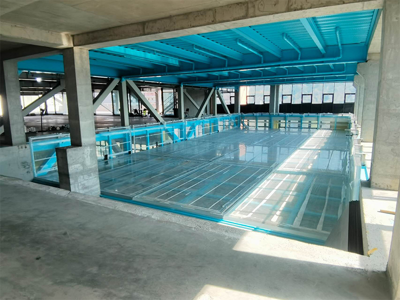 Large water body swimming pool