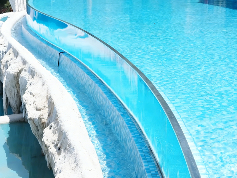 Curved swimming pool
