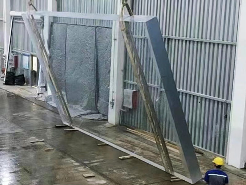 Breaking the Process Boundary | Jinshui Acrylic Achieves One-Piece Molding of 20m��5m, 350mm Thick Ultra-Large Acrylic Panels