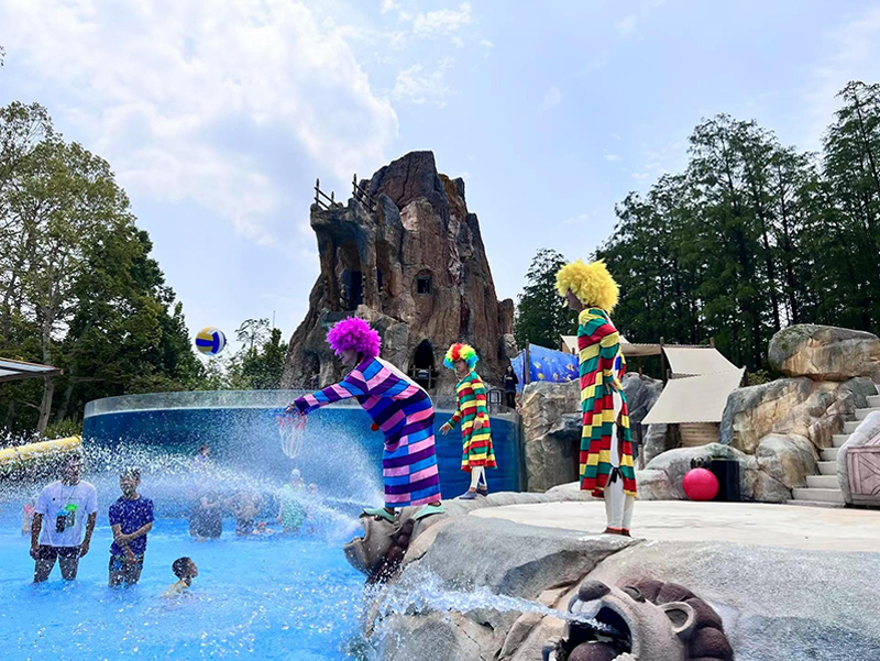 Craftsmanship Forges a Waterfront Landmark: Jiangsu Jinshui Acrylic Empowers Wuhan Maya Diving Pool Project